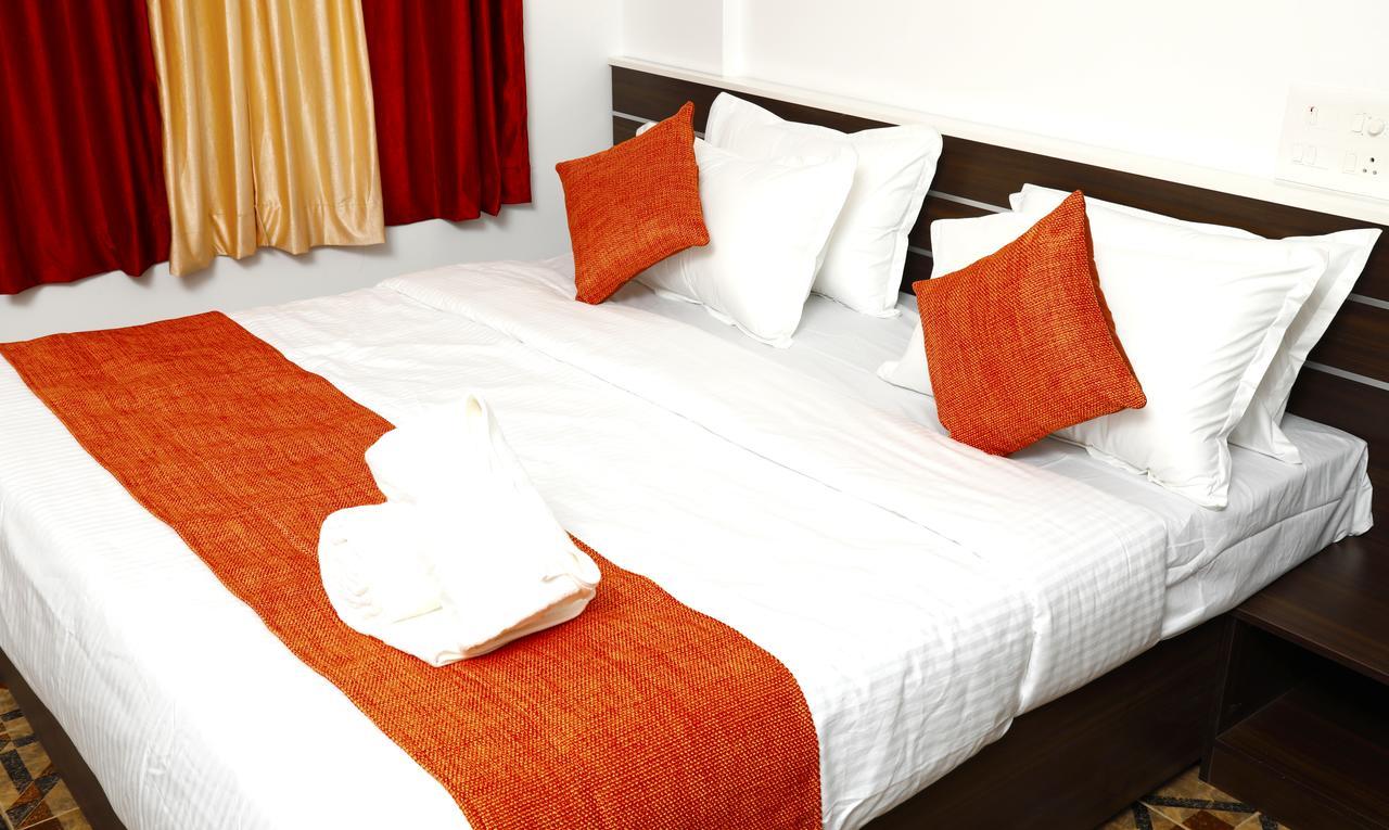 Puthens Clifton Inn Kottayam Exterior foto